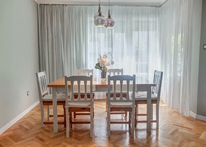 Spacious Flat Close To The American Embassy, Free Parking Place Lejlighed *