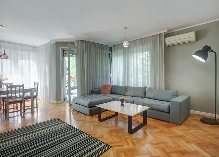 Lejlighed Spacious Flat Close To The American Embassy, Free Parking Place *
