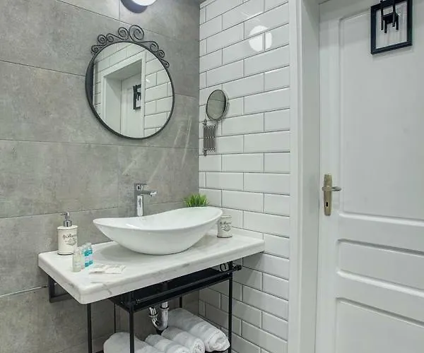 Lejlighed Spacious Flat Close To The American Embassy, Free Parking Place *