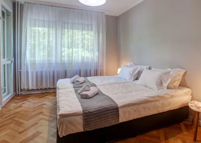 Spacious Flat Close To The American Embassy, Free Parking Place *