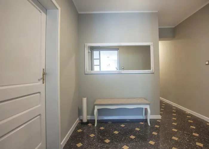 Spacious Flat Close To The American Embassy, Free Parking Place Lejlighed Sofia