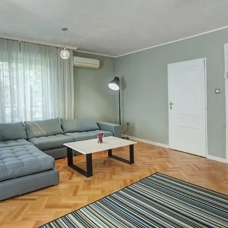 Spacious Flat Close To The American Embassy, Free Parking Place Sofia