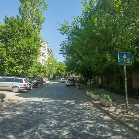 Spacious Flat Close To The American Embassy, Free Parking Place 소피아