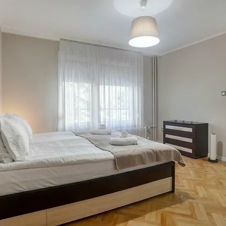 Spacious Flat Close To The American Embassy, Free Parking Place 아파트 *