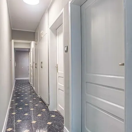 아파트 Spacious Flat Close To The American Embassy, Free Parking Place 소피아
