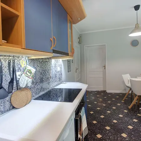 Spacious Flat Close To The American Embassy, Free Parking Place 아파트